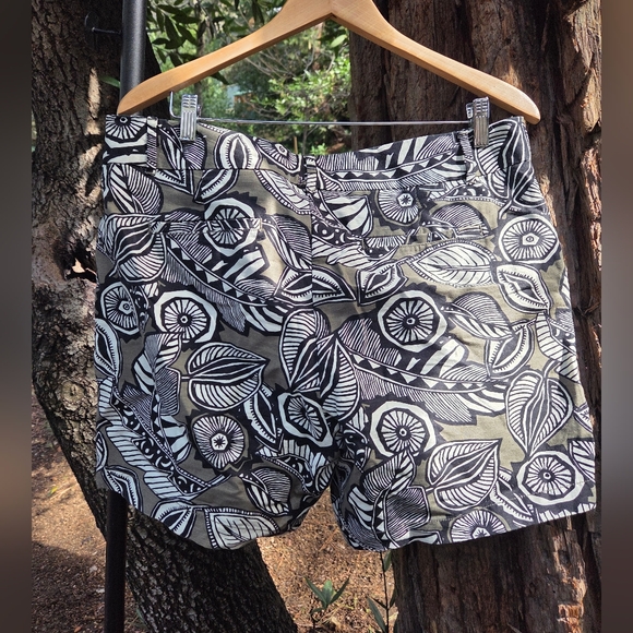 Ann Taylor LOFT‎ Women's Linen Cotton Tropical Shorts-The Riviera Short - Picture 3 of 5